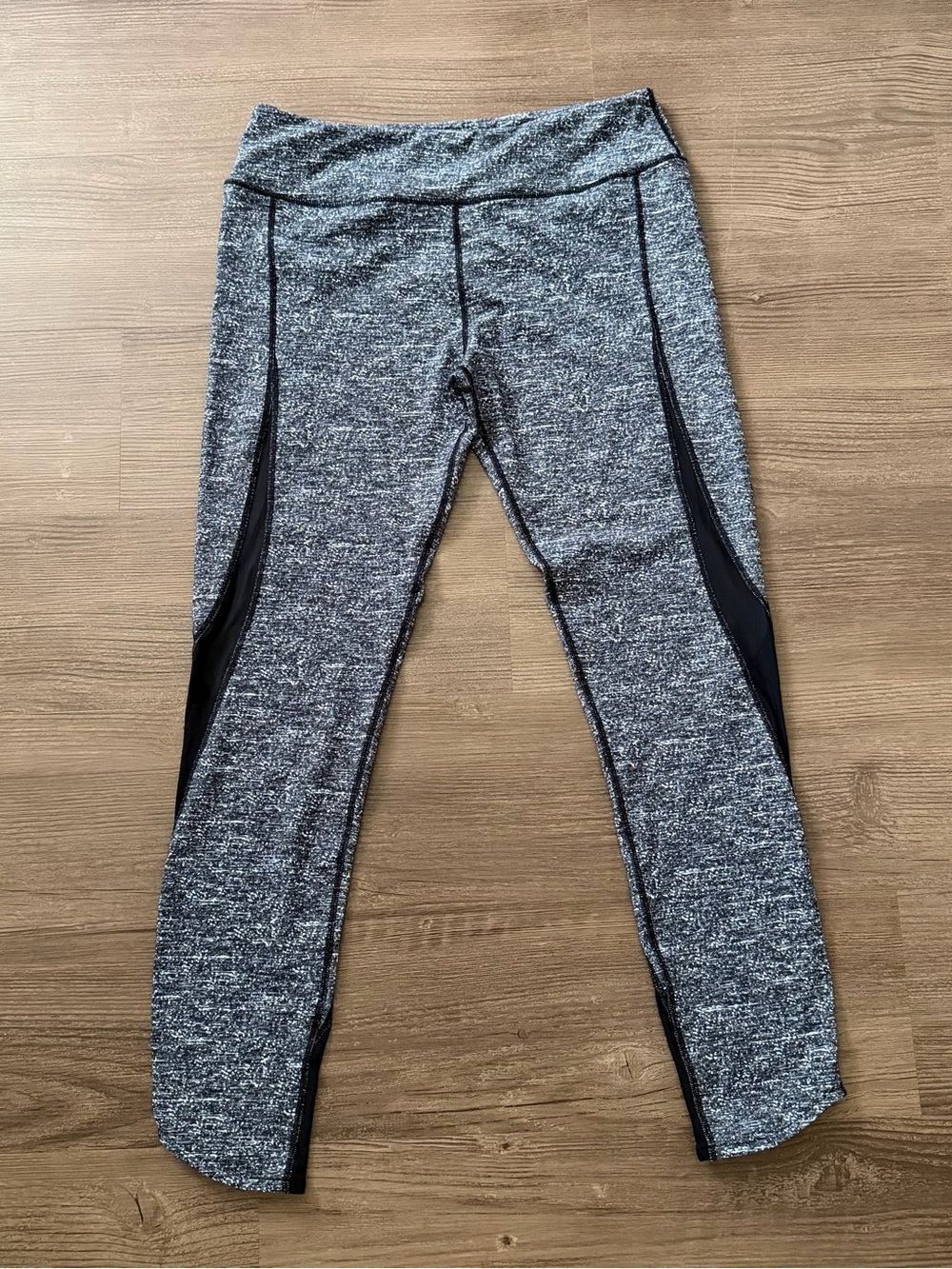 Lululemon If You’re Lucky Pant Size 12 Black White Cropped Running Leggings